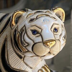 White Tiger - De Rosa Collection #773 - Hand Carved and Painted Ceramic Figurine